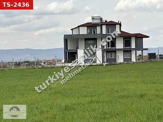 TURANIN EN BÜYÜK İMARA YAKIN TARLASI